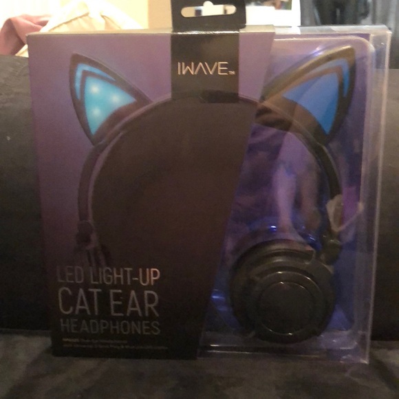 LED Light-Up Cat Ear Headphones - Picture 1 of 1